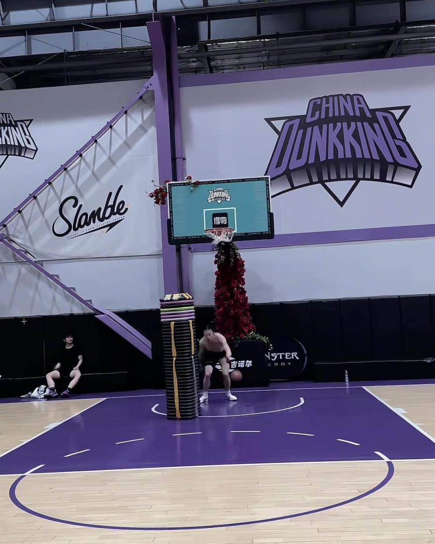 兄弟，這個(gè)摸高如何？