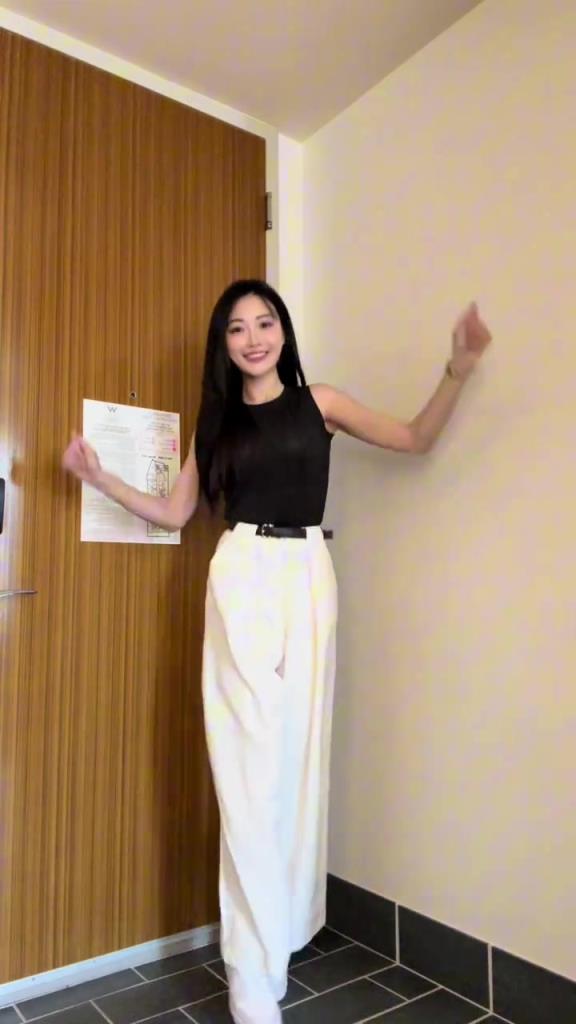 孟超曬自拍：常規(guī)賽正式收官啦，咱們季后賽見啦！