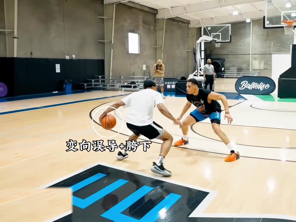 “實(shí)戰(zhàn)中的節(jié)奏過人動(dòng)作鑒賞，連續(xù)胯下變向舞蹈銜接頓拜突破”